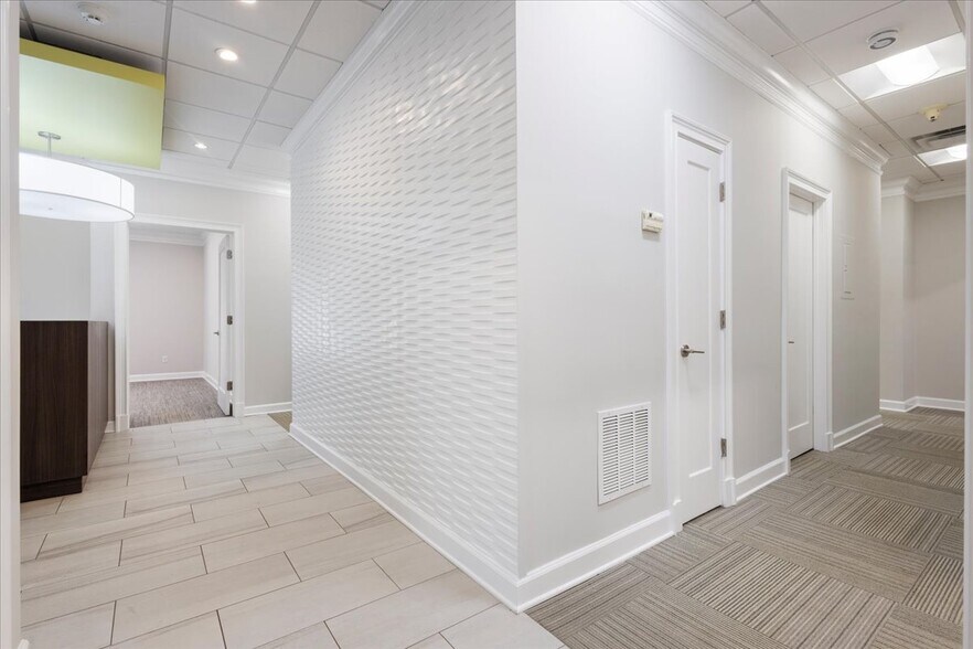 More Photos Of 5064 Roswell Rd, Atlanta Office Residential For Sale