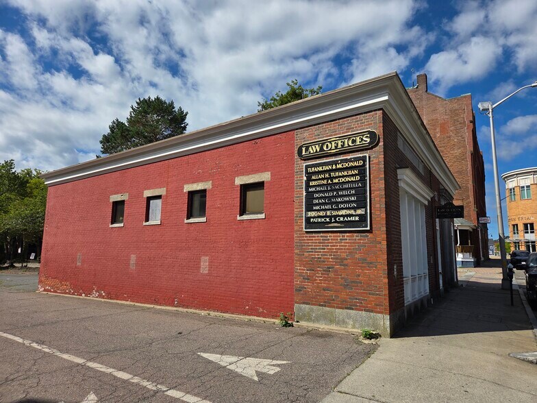 More Photos Of 25 Crescent St, Brockton Office For Sale