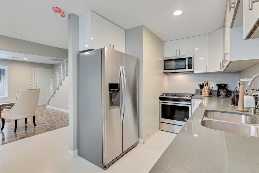 More Photos Of 11525 Haro Ave, Downey Multifamily For Sale