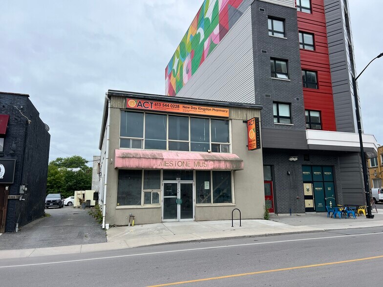 More Photos Of 162 Division St, Kingston Storefront For Sale