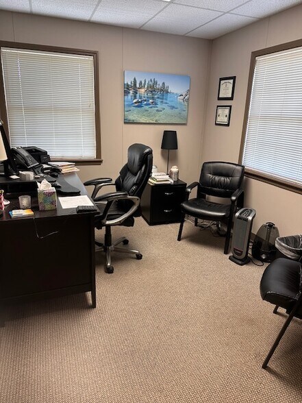 More Photos Of 1289 S Linden Rd, Flint Medical For Lease