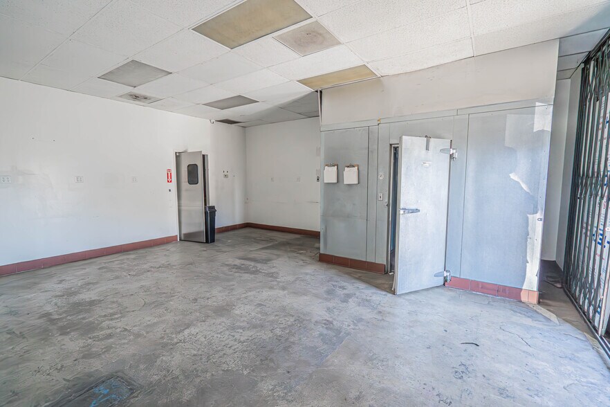 More Photos Of 1901 S Alameda St, Los Angeles General Retail For Sale
