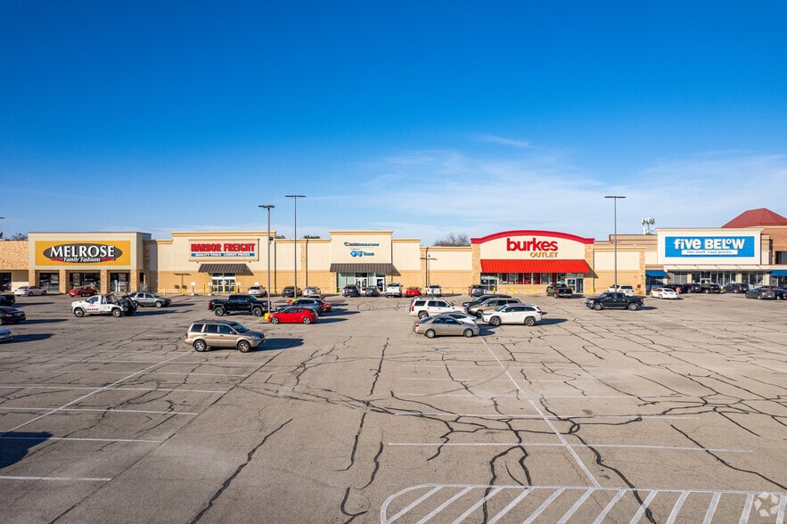 More Photos Of 3907-4025 W Airport Fwy, Irving Unknown For Lease