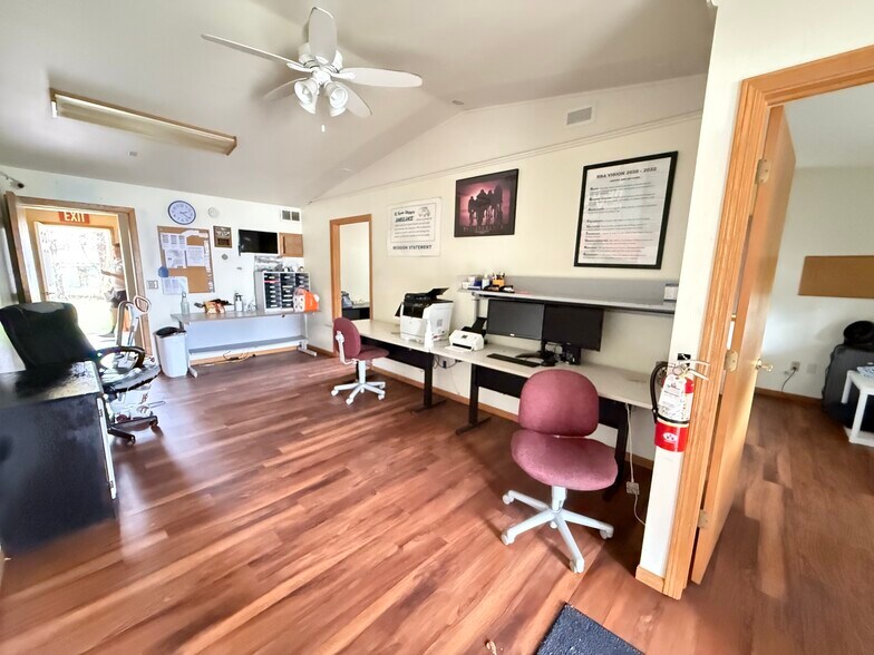 More Photos Of 1210 Arndt St, Fort Atkinson Flex For Sale