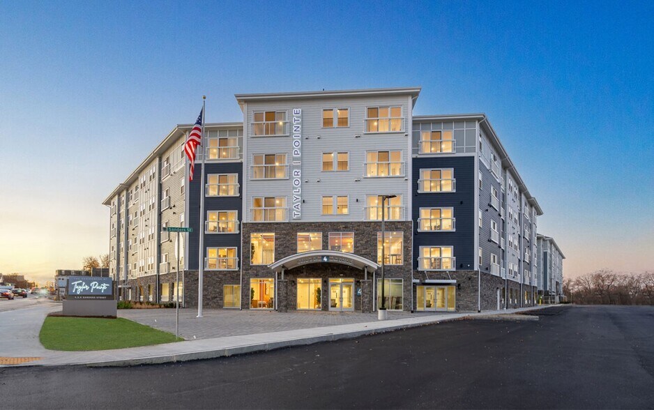 Primary Photo Of 4 Sanders St, Nashua Apartments For Lease