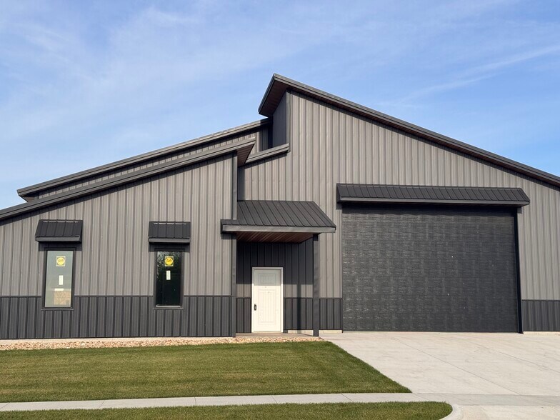 Primary Photo Of 530 Aircom Dr, Marion Flex For Sale