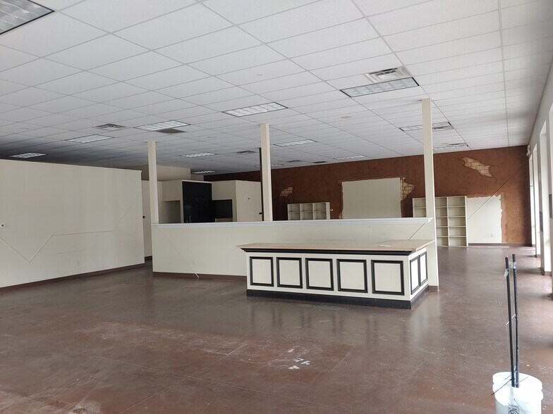 More Photos Of 5847 Far Hills Ave, Dayton Unknown For Lease