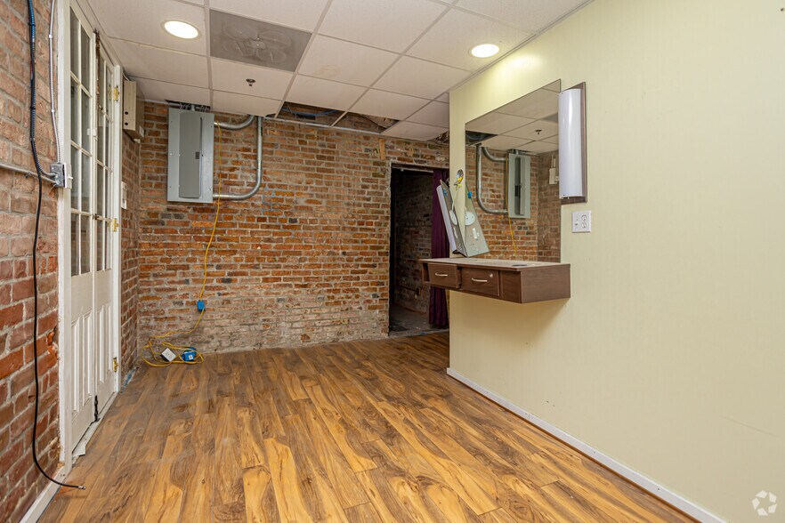 More Photos Of 1031 Saint Philip St, New Orleans Storefront Retail Residential For Sale