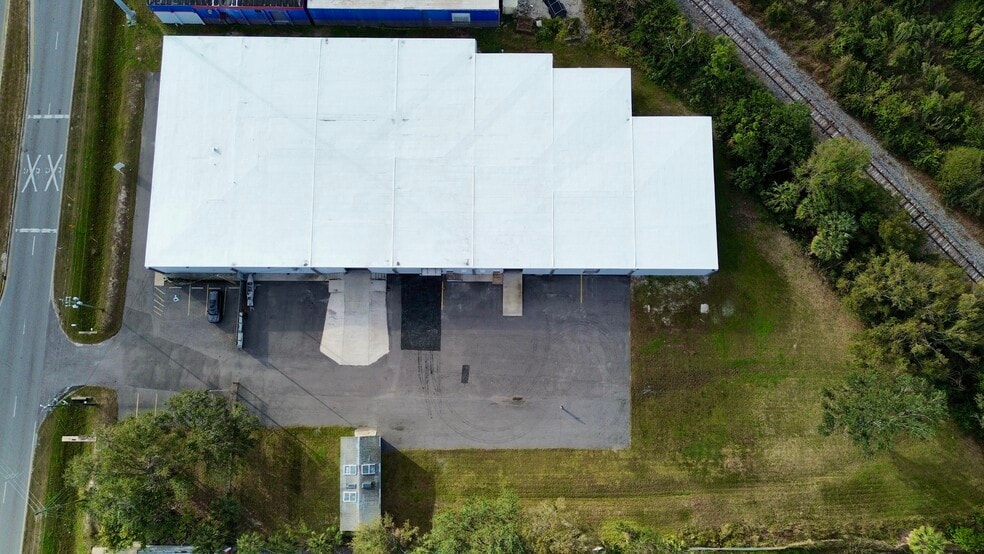 More Photos Of 12388 Starkey Rd, Largo Warehouse For Lease