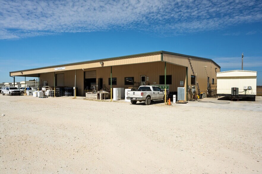 More Photos Of 40 Corgey Rd, Pleasanton Light Manufacturing For Lease