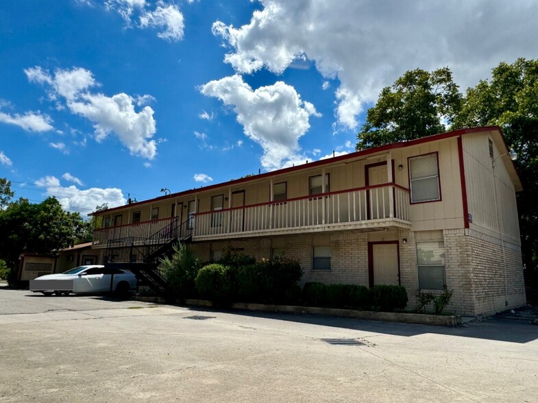 Primary Photo Of 1523 Quintana Rd, San Antonio Apartments For Sale