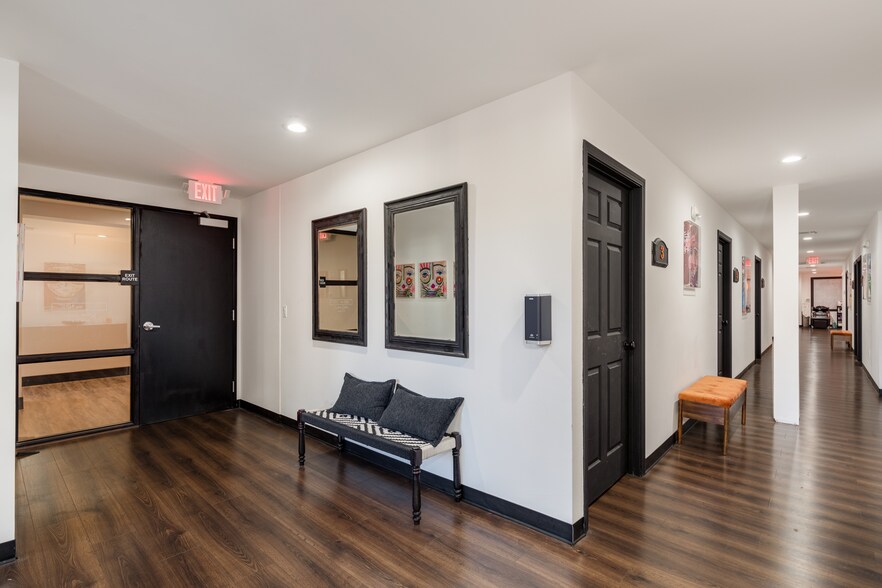 More Photos Of 1722-1730 J St, Sacramento Office For Sale