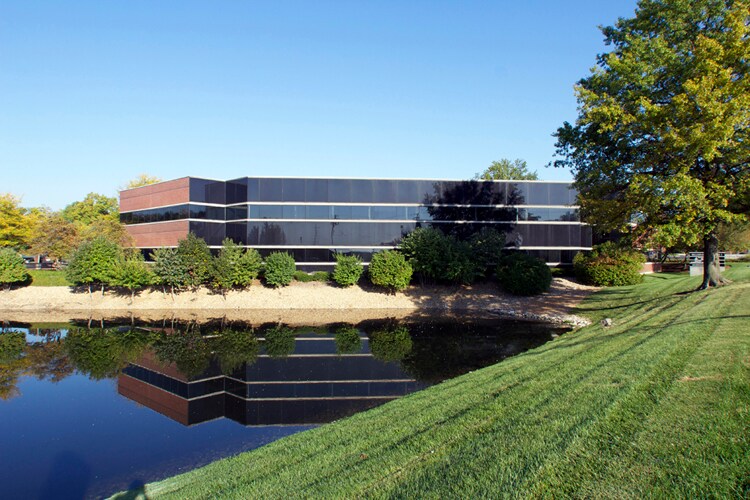 Primary Photo Of 1066 Executive Parkway Dr, Creve Coeur Office For Lease