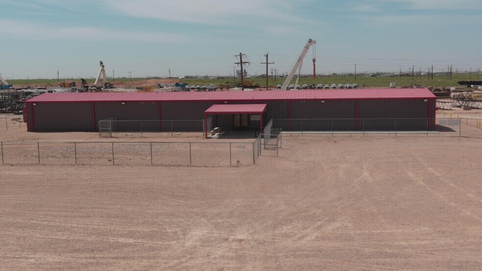 More Photos Of 8211 E County Road 62, Midland Warehouse For Sale
