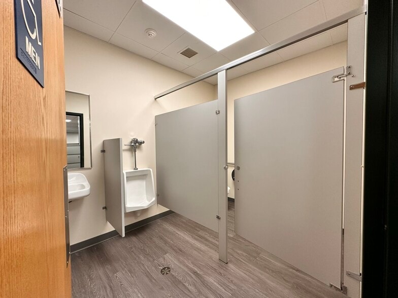 More Photos Of 118 3rd St E, Ashland Office For Sale