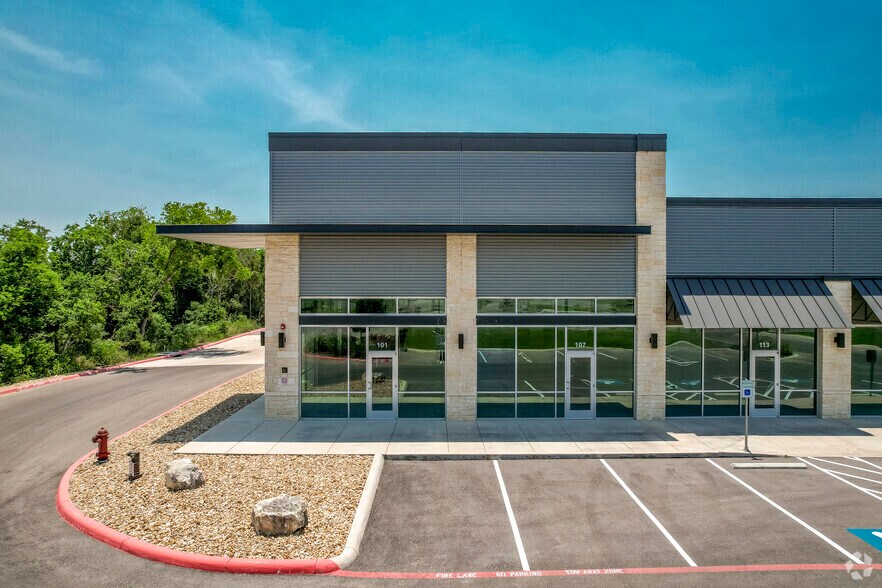 More Photos Of 646 W FM 78, Cibolo General Retail For Lease