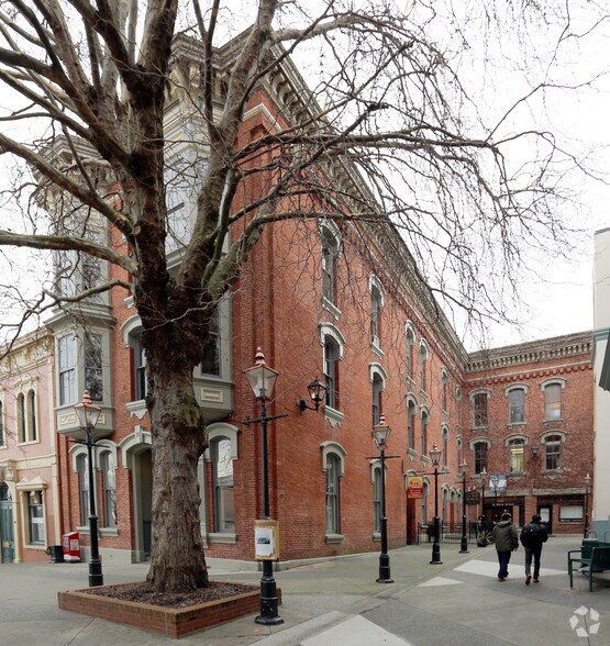 More Photos Of 26 Bastion Sq, Victoria Office For Lease