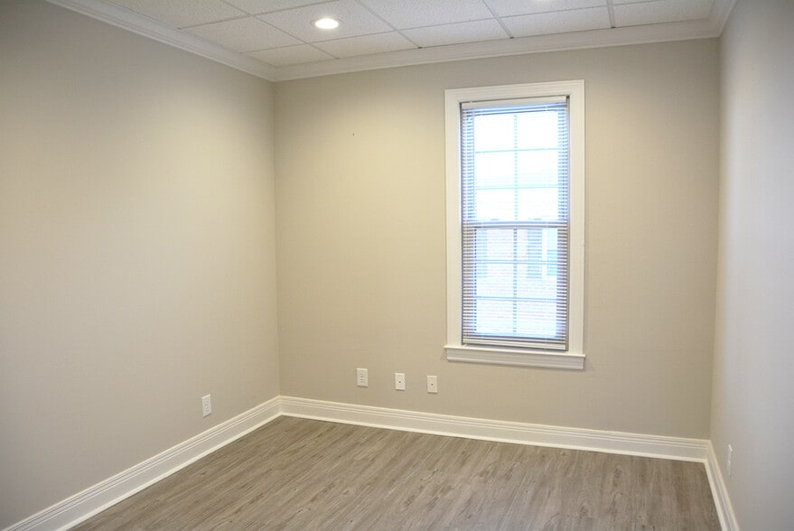 More Photos Of 103 Hazel Path Ct, Hendersonville Office For Lease