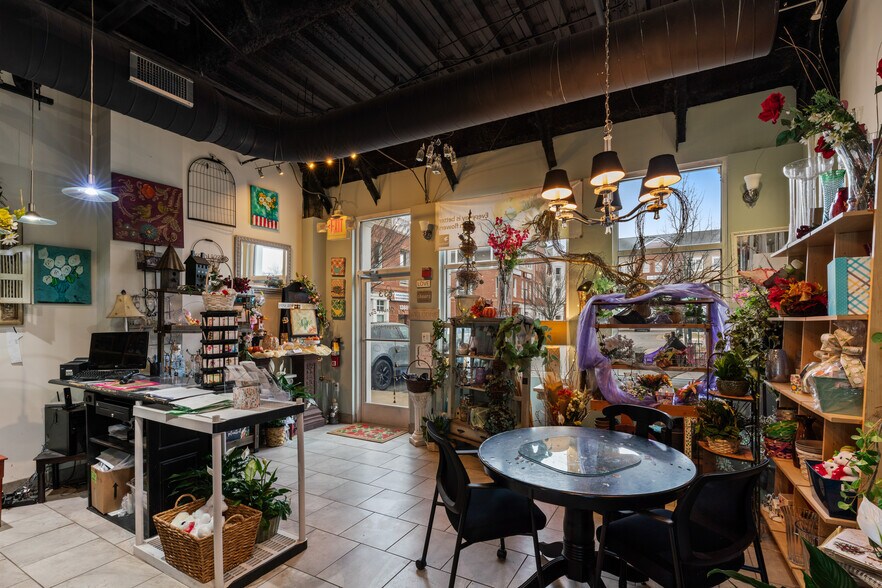 More Photos Of 13885 Hedgewood Dr, Woodbridge Office Residential For Sale