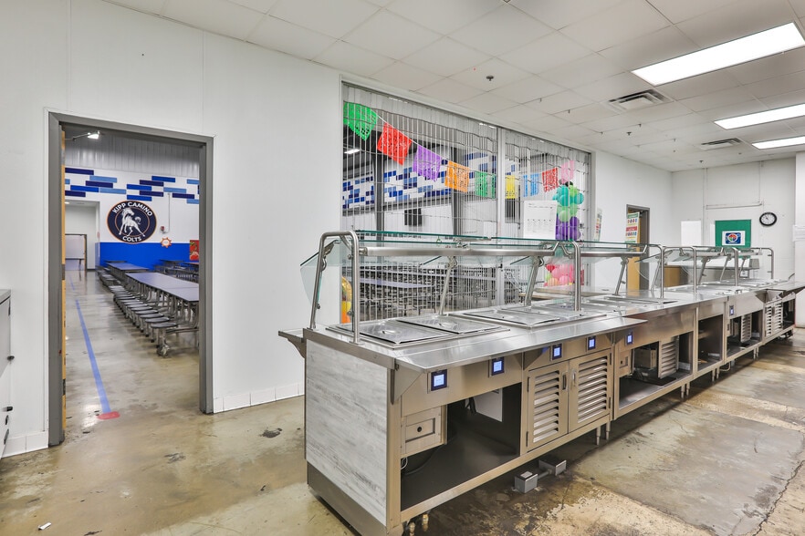 More Photos Of 4343 W Commerce St, San Antonio Schools For Sale