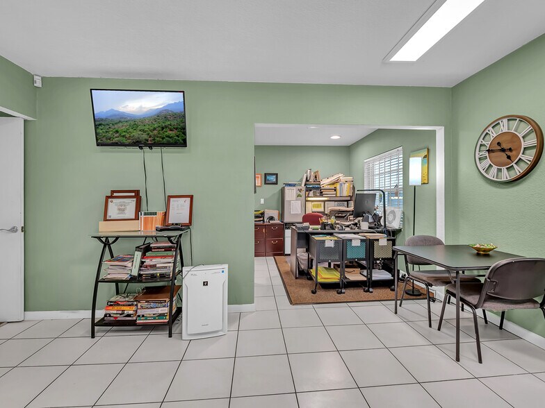 More Photos Of 660 Miller Dr, Miami Springs Research And Development For Sale