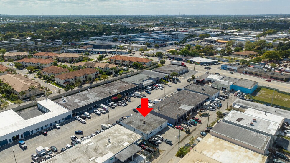 More Photos Of 1053-1057 NE 43rd St, Oakland Park Warehouse For Lease