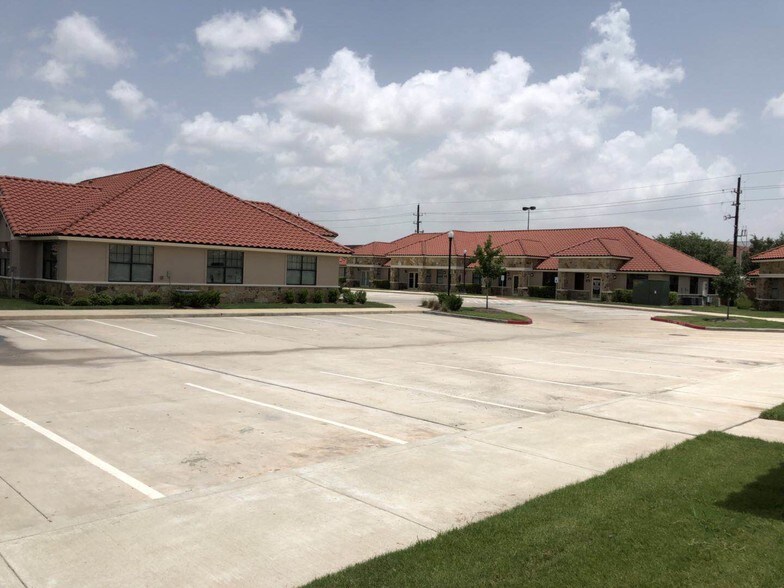More Photos Of 4502 Riverstone Blvd, Missouri City Medical For Lease