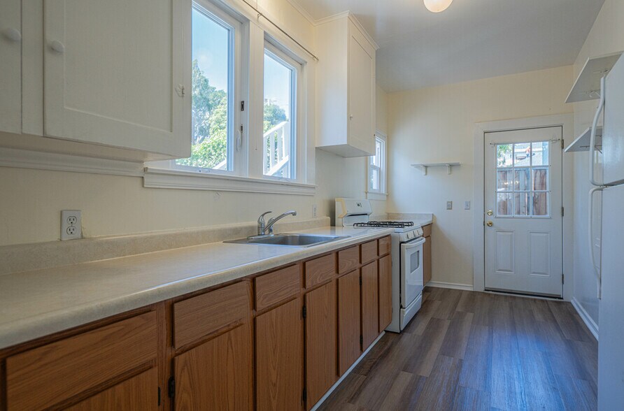 More Photos Of 206 Cypress Ave, Pacific Grove Apartments For Sale