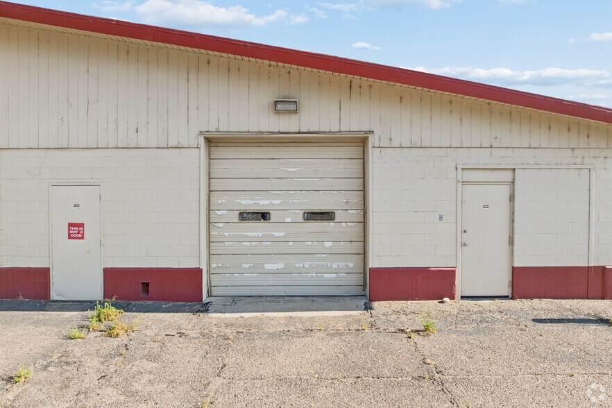 More Photos Of 2621 5th Ave, Scottsbluff General Retail For Sale