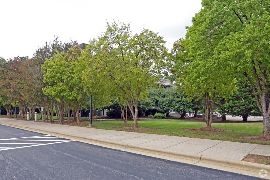 More Photos Of 40 Moore Dr, Durham Unknown For Lease