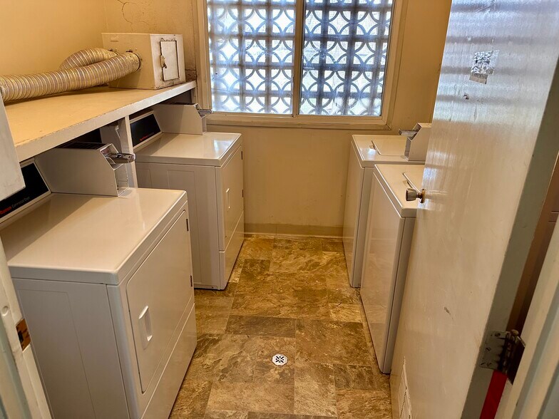 More Photos Of 220 28th Street Dr SE, Cedar Rapids Apartments For Sale