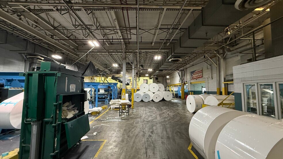 More Photos Of 400-465 Saratoga St, Cohoes Manufacturing For Sale