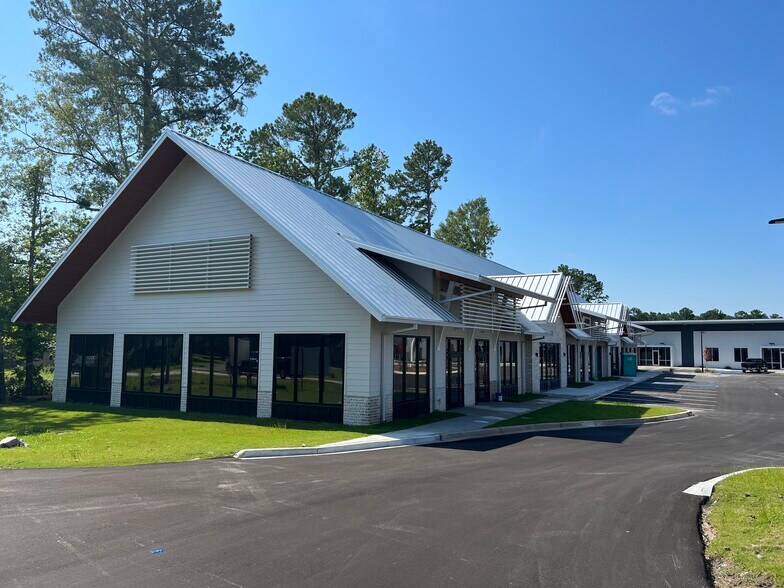 More Photos Of 617 Myers Rd, Summerville Office For Lease