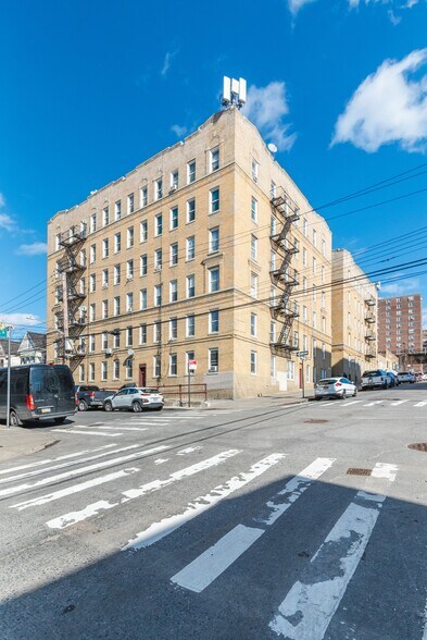 Primary Photo Of 679 Magenta St, Bronx Apartments For Sale
