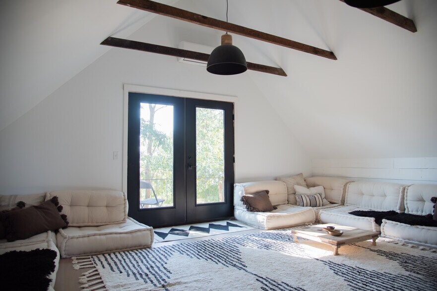 More Photos Of 1611 Little Bear Ridge Rd, Troy Specialty For Sale