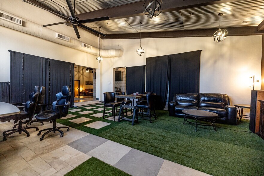 More Photos Of 2433-2439 E University Dr, Tempe Storefront Retail Office For Sale