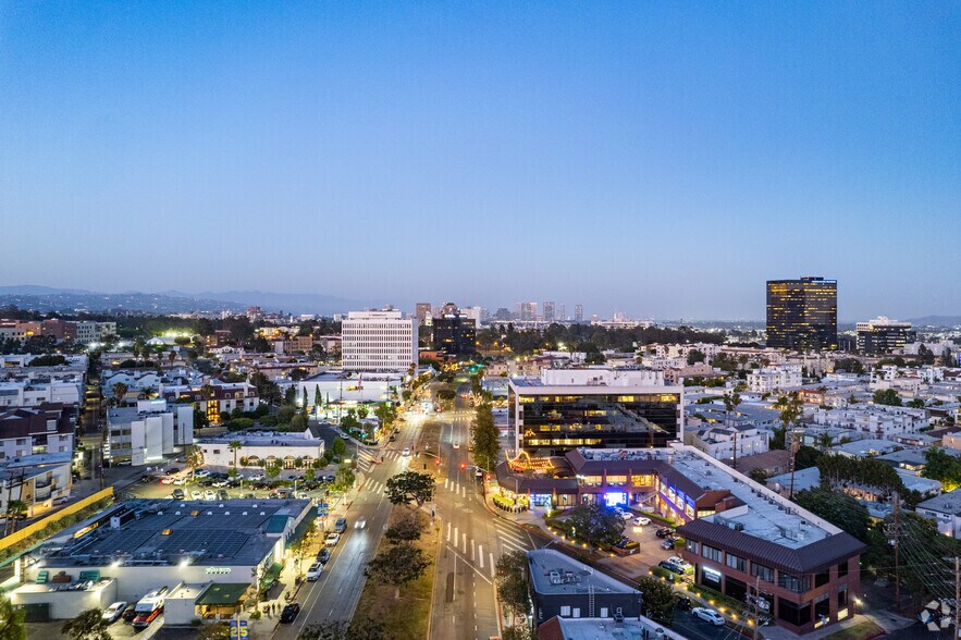 More Photos Of 11740 San Vicente Blvd, Los Angeles Storefront For Lease