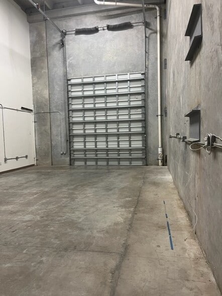 More Photos Of 10893 NW 17th St, Miami Service For Lease