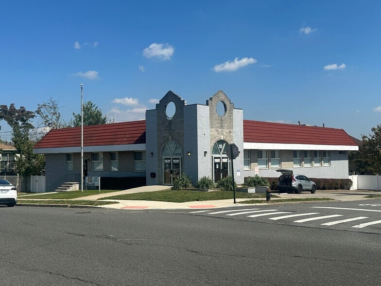 More Photos Of 80 Woodrow Rd, Staten Island Daycare Center For Lease
