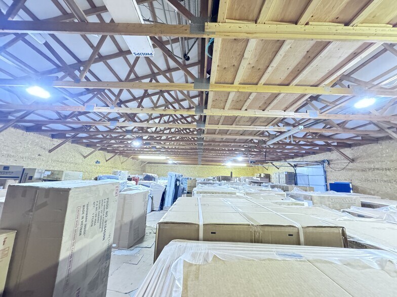 More Photos Of 213 S Rail St W, Shoshone Storefront For Sale