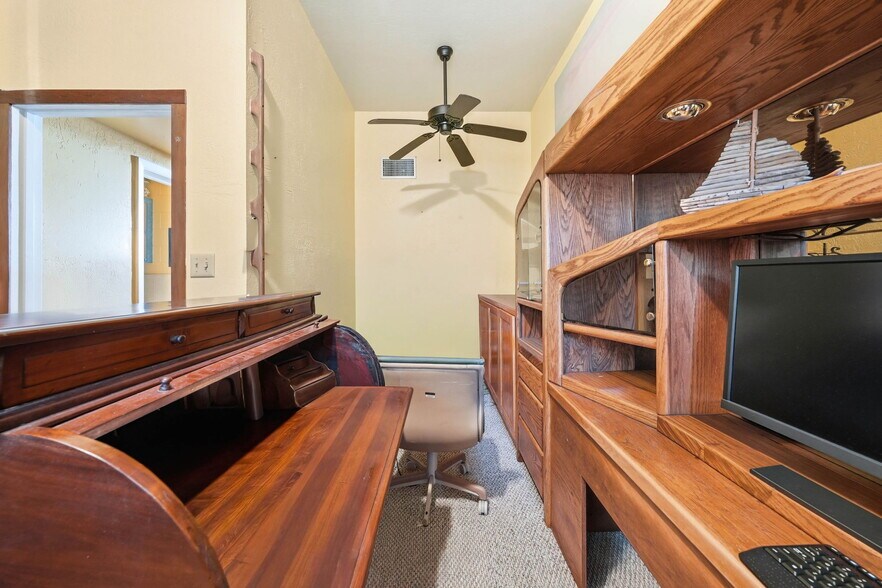 More Photos Of 400 Lakeshore Dr, Eustis Specialty For Sale