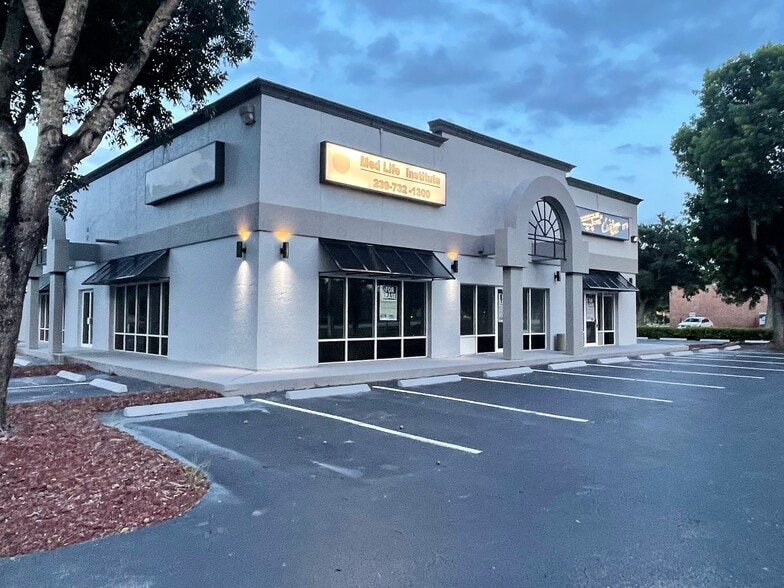 More Photos Of 4101-4143 Tamiami Trl E, Naples Storefront Retail Office For Lease