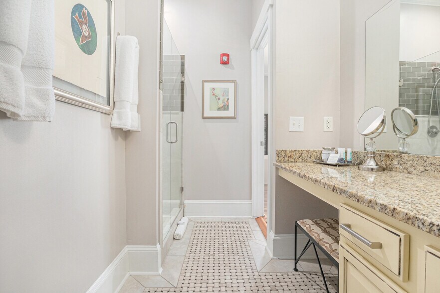 More Photos Of 410 E Church St, Monroe Hospitality For Sale