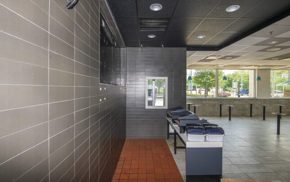 More Photos Of 1411 E 2nd St, Jamestown Fast Food For Sale