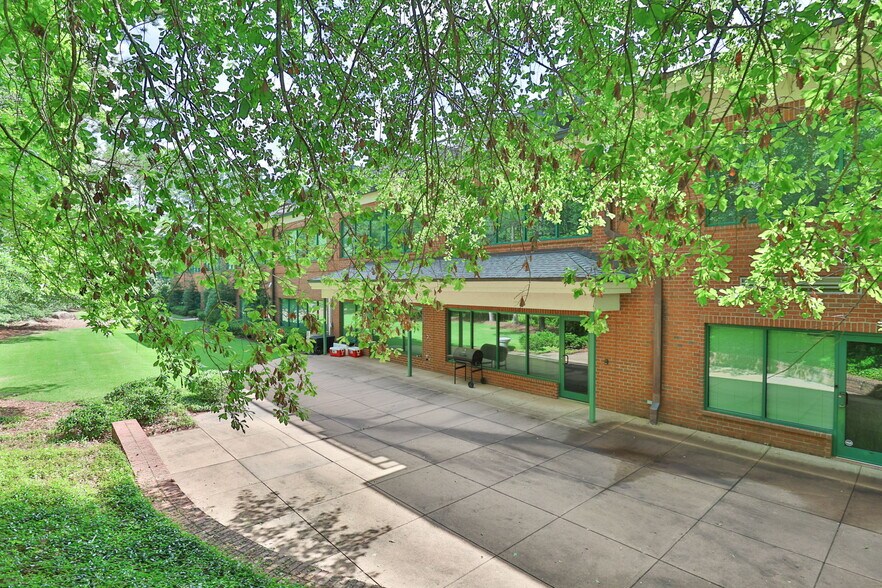 More Photos Of 1100 Brookstone Centre Pky, Columbus Office For Lease