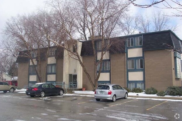 More Photos Of 740 E 52nd St, Indianapolis Office For Lease