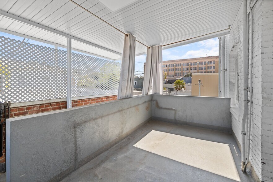 More Photos Of 2917-2921 Main St, Santa Monica Storefront Retail Office For Lease