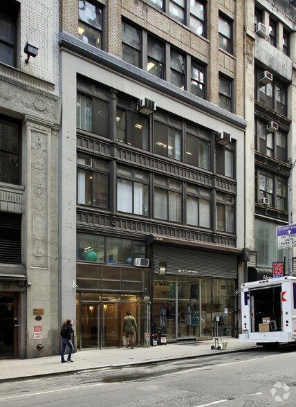 More Photos Of 25 W 36th St, New York Office For Sale