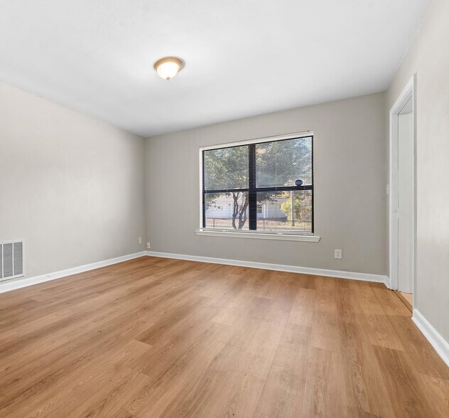 More Photos Of 219 Cherokee St, Jacksonville Specialty For Sale