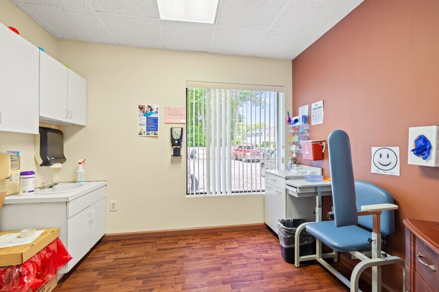 More Photos Of 1637 Mineral Spring Ave, North Providence Medical For Lease